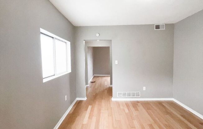 2 beds, 1 bath, $1,400, Unit Apt 2 (Top)