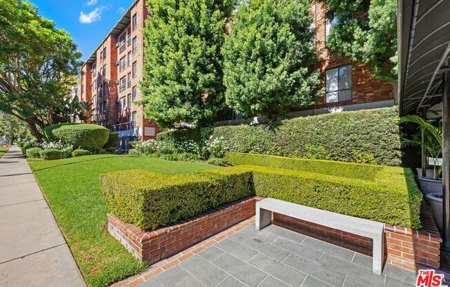 1 bed, 1 bath, 693 sqft, $3,000, Unit 228