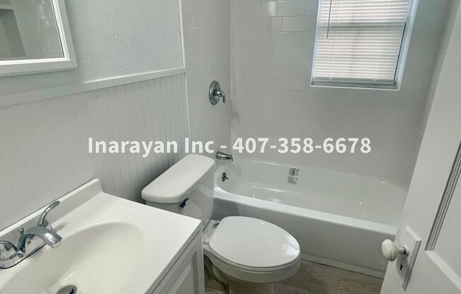 Newly Remodeled 2/1 House with cozy porch