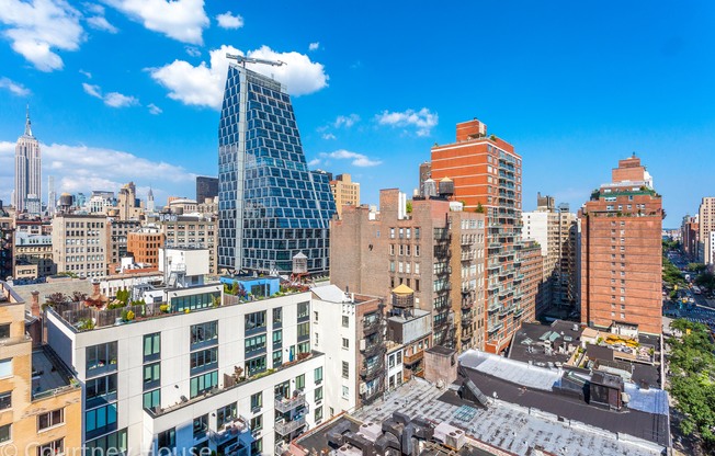 1 bed, 1 bath, 921 sqft, $7,675, Unit 18C