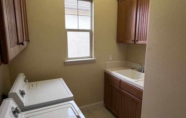 3 beds, 2 baths, $2,790