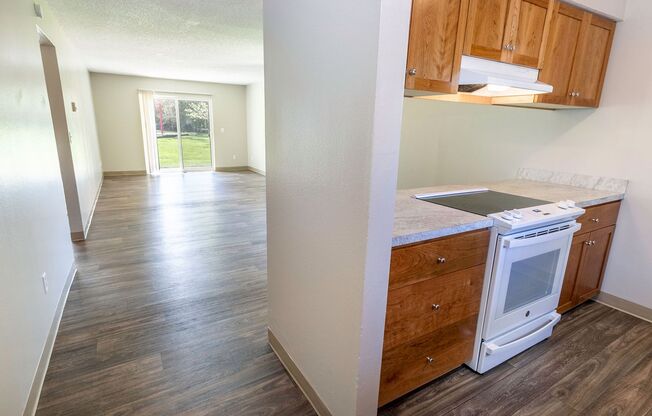 2 beds, 1 bath, 900 sqft, $1,350, Unit 22
