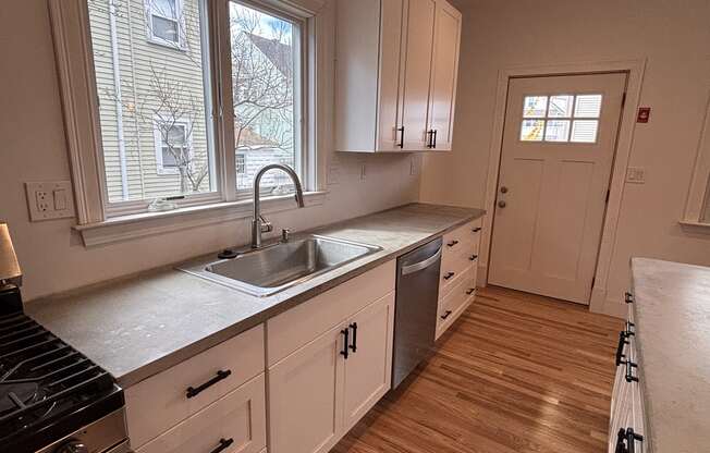 2 beds, 1 bath, 1,000 sqft, $3,000, Unit 1