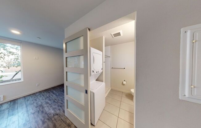 Studio, 1 bath, 244 sqft, $1,233, Unit 304