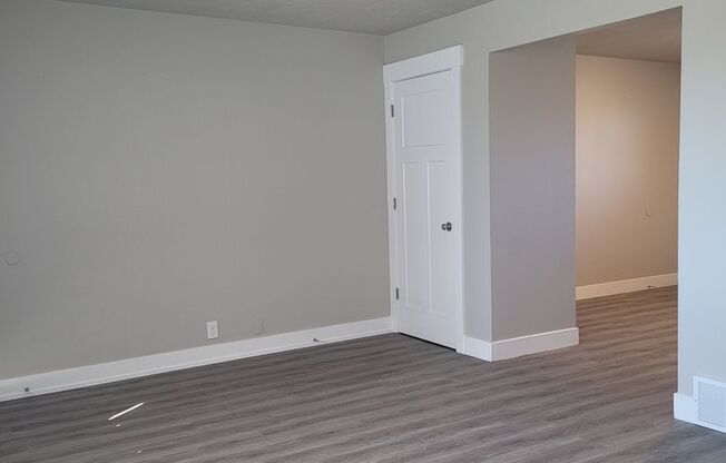 2 beds, 1 bath, 800 sqft, $1,395, Unit #16