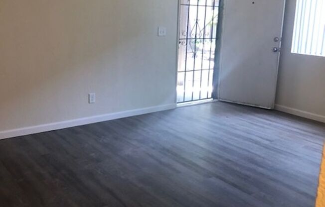 2 beds, 1 bath, 825 sqft, $1,300, Unit 124
