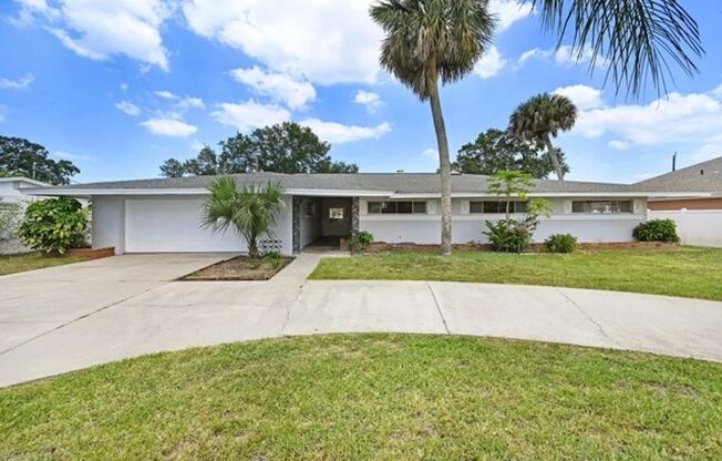 Spacious 5-Bedroom Home in the Heart of Melbourne | 3 Baths | Prime Location