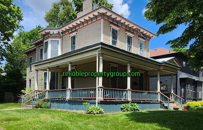 1240 W Washington Blvd