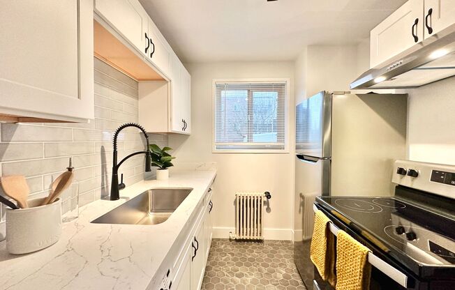 1 bed, 1 bath, 770 sqft, $2,095, Unit Hamrick 106