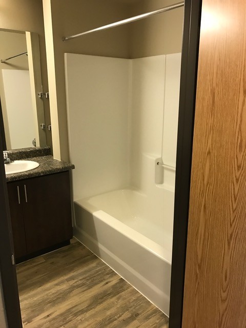1 bed, 1 bath, 589 sqft, $1,350, Unit 2-407W