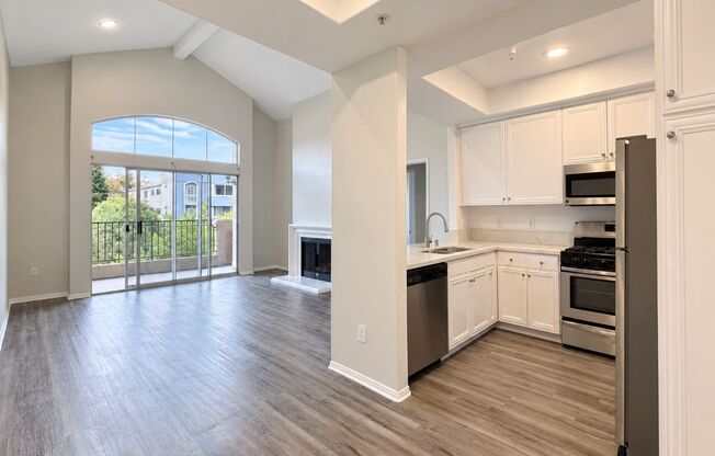 3 beds, 2 baths, 1,125 sqft, $3,598, Unit 301