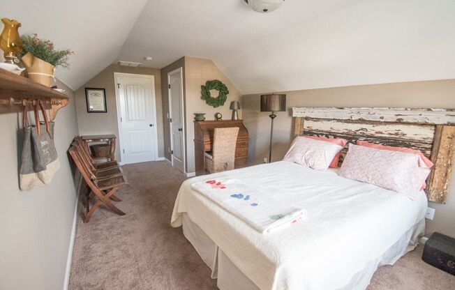 4 beds, 2 baths, $2,800