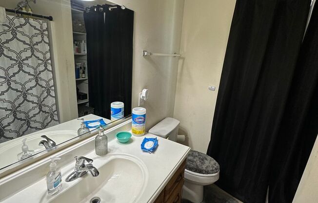 2 beds, 1 bath, $1,250, Unit Apt. D