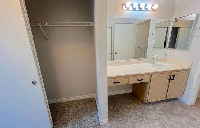 2 beds, 2 baths, $1,395, Unit UNIT 2004