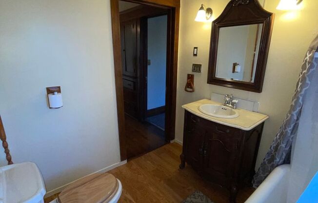 2 beds, 1 bath, $3,100