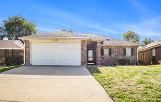 Beautifully Crafted 3.2.2 home in Arlington with New Granite Countertops!!