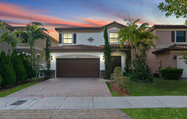 8878 W 33 AVE
