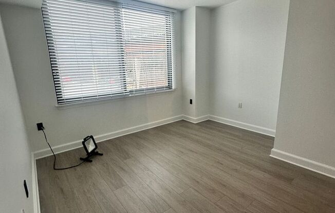 1 bed, 1 bath, $2,400, Unit # 518