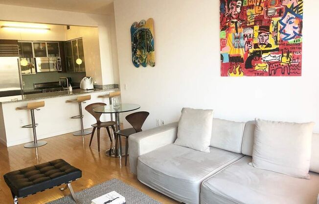 1 bed, 1 bath, $5,500, Unit PHK