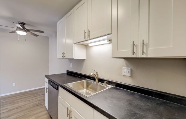 2 beds, 1 bath, $1,299