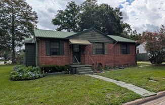 Fully Furnished 3-Bedroom Home in Spring Park