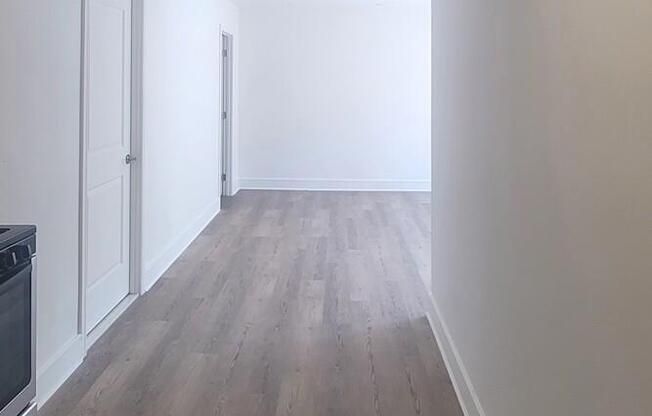 1 bed, 1 bath, $5,500, Unit 4F