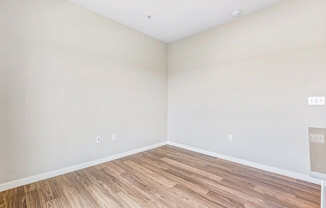 Studio, 1 bath, 542 sqft, $1,465, Unit 3-203