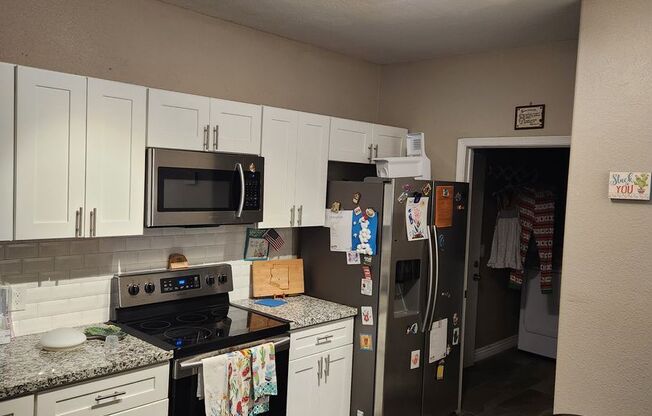 2 beds, 2 baths, $1,900, Unit Unit 1009