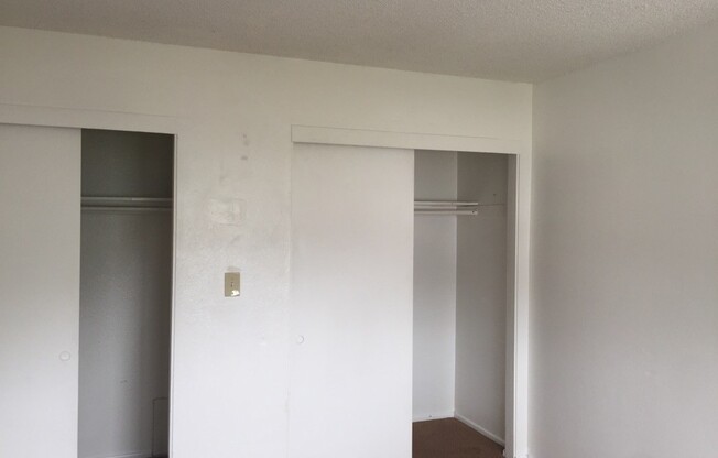 3 beds, 2 baths, $6,000, Unit 4