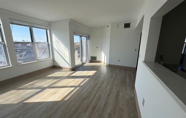 2 beds, 1 bath, 870 sqft, $1,900, Unit 602