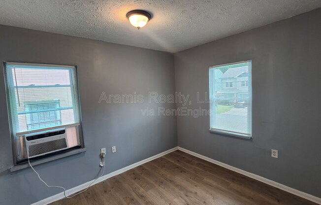 248 ROSSER ST SW