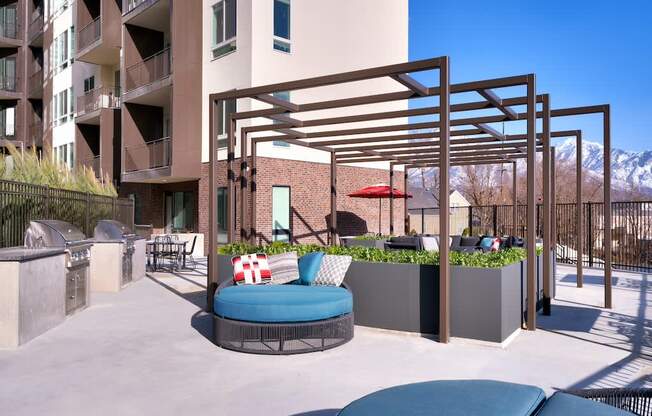 The Stack - Sugarhouse Apartments Grill Area