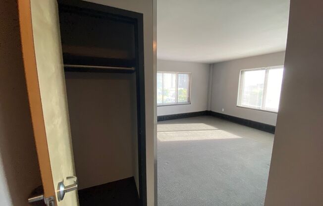 Studio, 1 bath, 352 sqft, $1,045, Unit 316-702