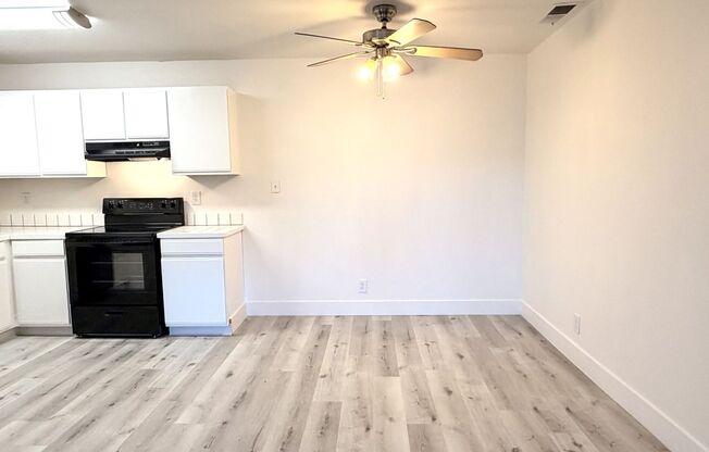 2 beds, 1 bath, 880 sqft, $1,475, Unit 112