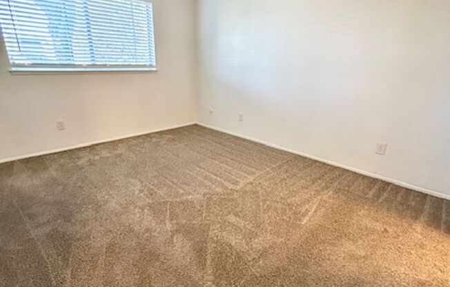 2 beds, 2 baths, 900 sqft, $1,695, Unit 114