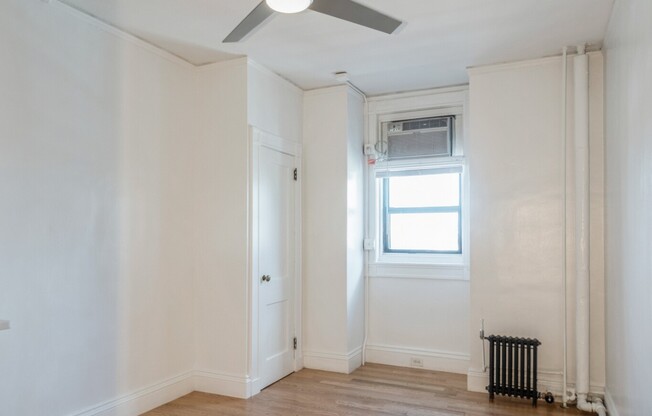 Studio, 1 bath, 225 sqft, $2,275, Unit 728