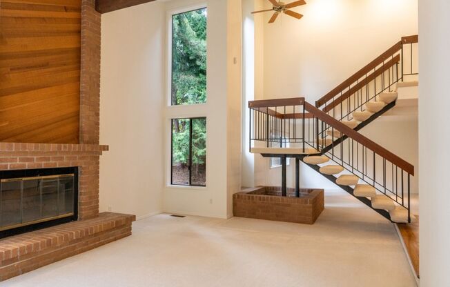 4bd/2.75ba Bellevue Home