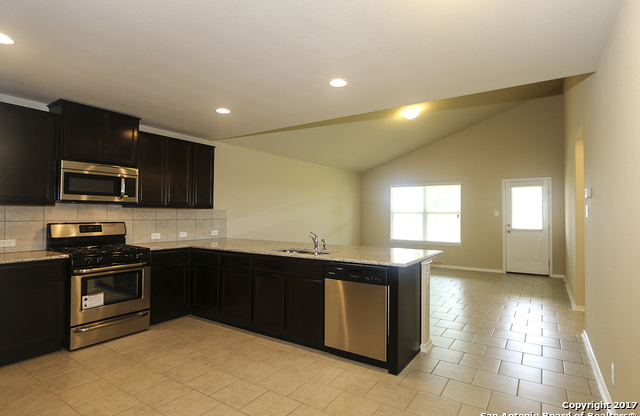 8702 HUDSON HOLW
