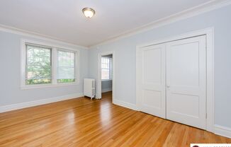 Studio, 1 bath, $1,050, Unit 1002 1/2-38