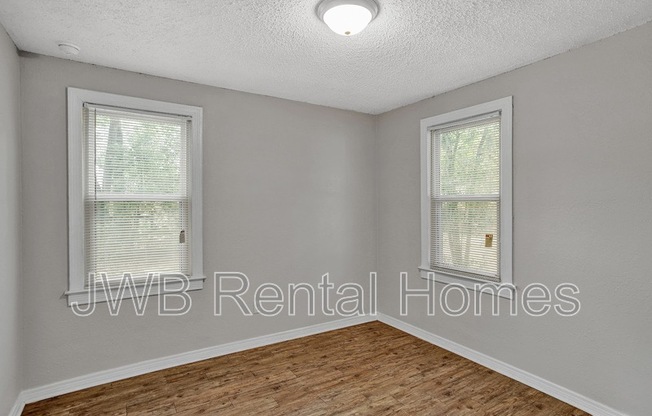 578 58 ST E