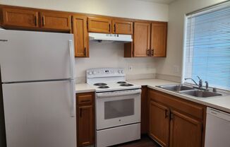 3 beds, 2.5 baths, $2,375, Unit 102