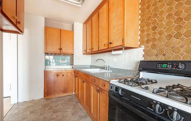 Bright 1 Bed 1 Bath Available