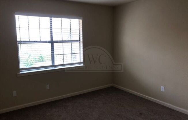 2 beds, 1 bath, $850, Unit 1101 Eastside Unit A