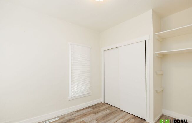 8th 370 E AVE
