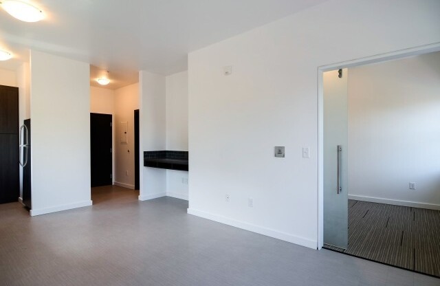 Park Place Apartments | 877 East Park Street