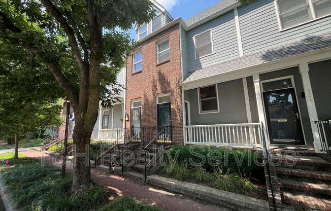 630 E NEW YORK ST