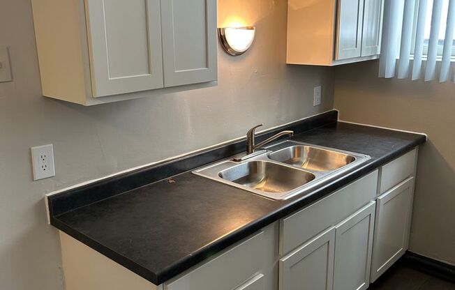 Studio, 1 bath, 406 sqft, $875, Unit 3