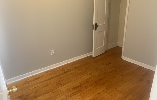 1424 N Maplewood Ave 2F