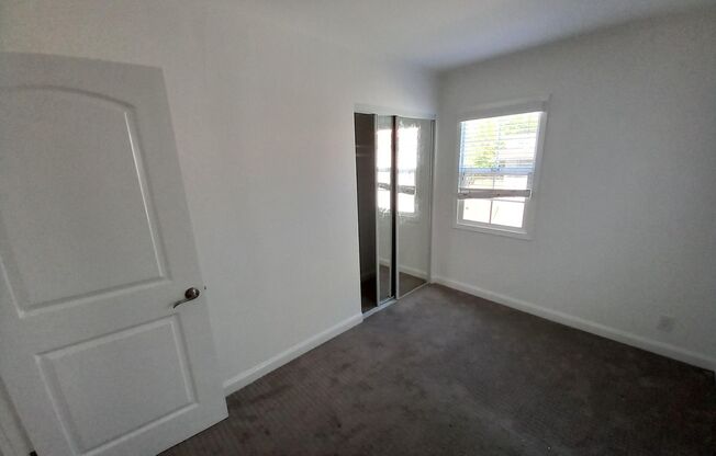 2 beds, 1 bath, 700 sqft, $3,495