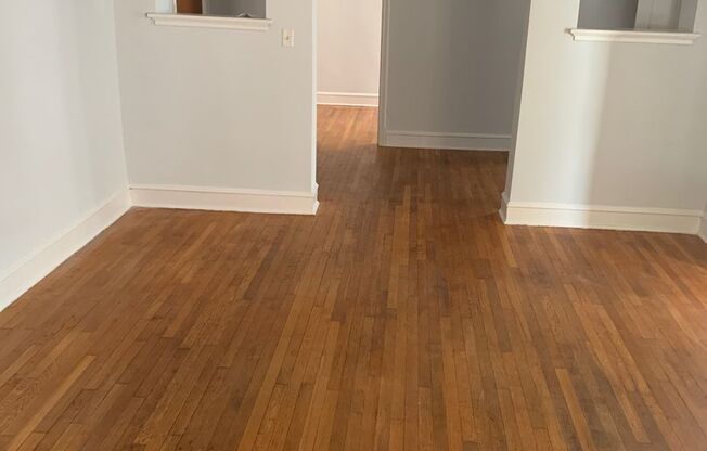 3 beds, 2 baths, $1,800, Unit Apt. 104